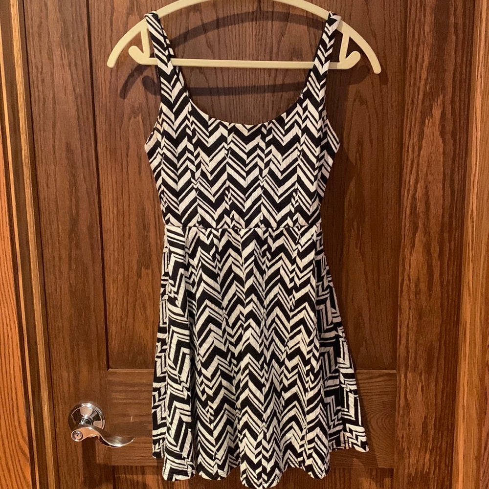 XS, black and white skater dress. From Nordstrom. Worn once